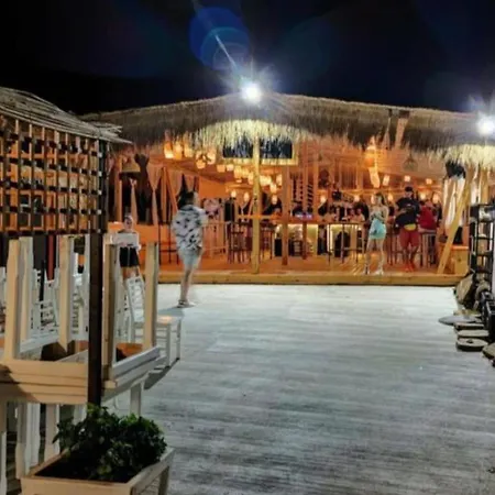 Azuree Bay Konukevi
