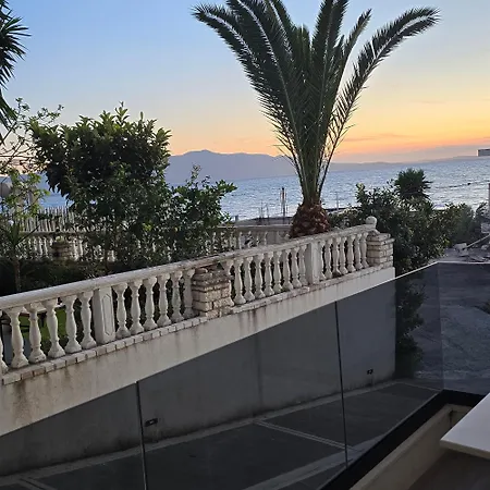 Konukevi Azuree Bay Saranda